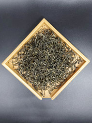 Юньнань Мао Фэн — зелёный чай свежести и уюта