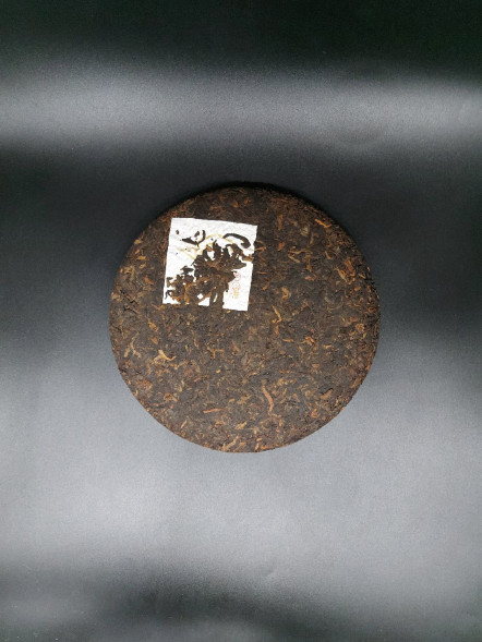 Шу пуэр Юн Фу Сян «Крепкий (Чистый)» — мягкий и чистый пуэр с ароматом ореха и вишни