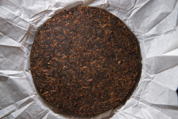 Шу пуэр «И даже звери заговорят» — мягкий чай с золотыми иглами, 357 г