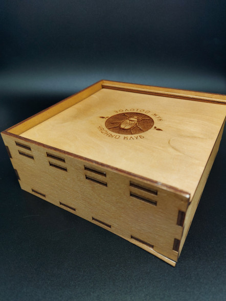 Подарочные коробки