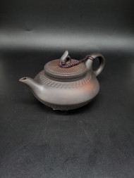 Чайник глина с тиснением