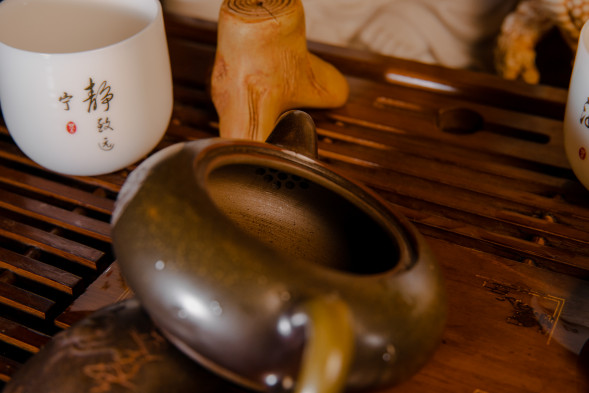 Чайник Цзин Лун