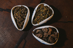 Чайный набор «Глубина вкуса» — Дянь Хун, Ча Тоу и ГАБА улун