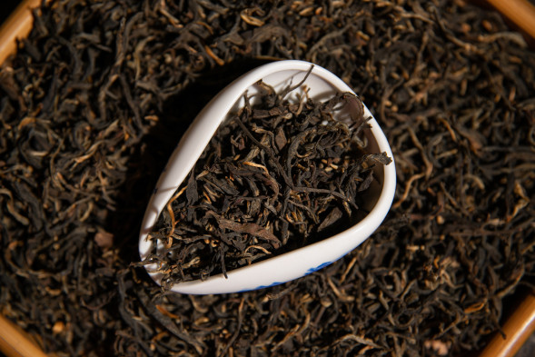 Шай Хун (晒红) – купить красный чай из Юньнани, высушенный на солнце