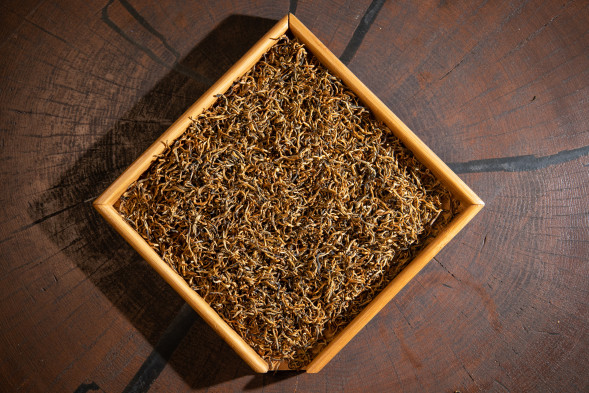 Красный чай Дянь Хун «Золотые нити» — купить премиальный китайский хун ча