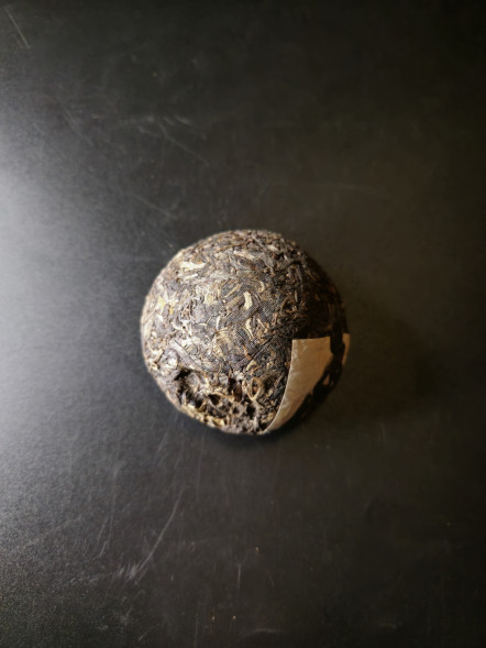 Сягуань Цзя Цзи То Ча 2012 — выдержанный шен пуэр с бодрящим вкусом