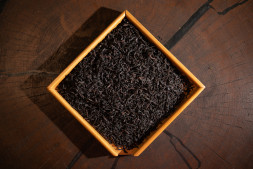 Да Хун Пао Го Сян Шу Сян — мощный утёсный улун сильной прожарки